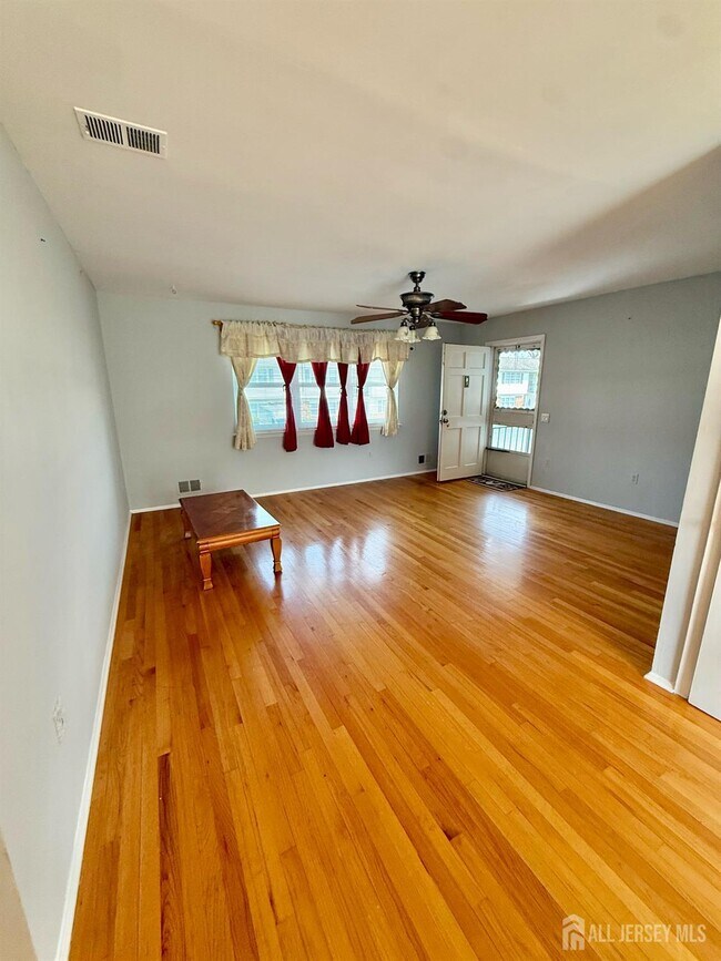 Building Photo - 4 Texas Ct