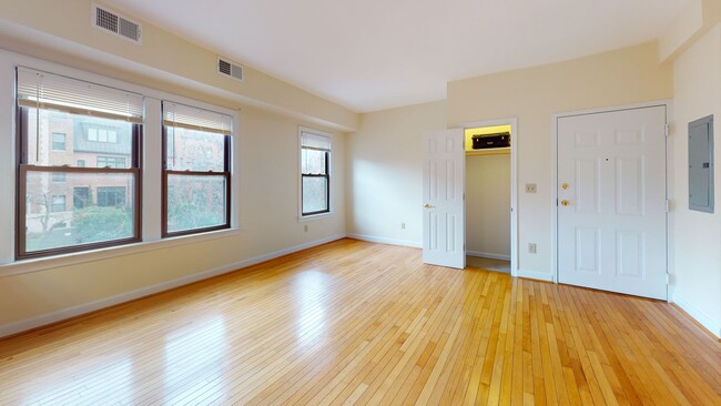 Building Photo - Sleek and Updated Studio Apartment W/Full ...