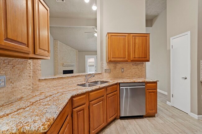 Building Photo - 2502 Planters Row