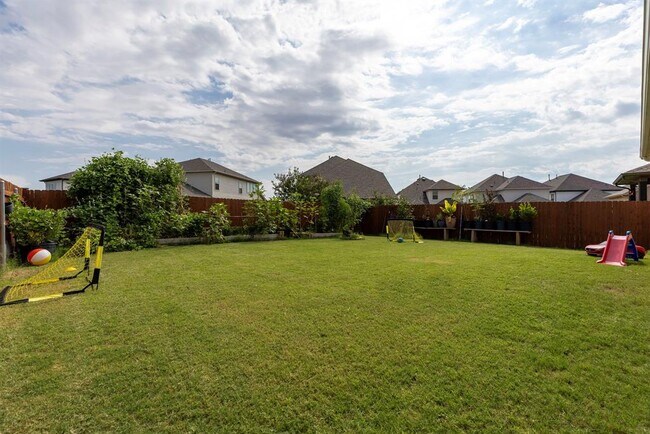 Building Photo - 120 Lenera Dr