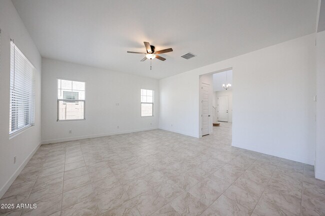 Building Photo - 7662 W Crabapple Dr