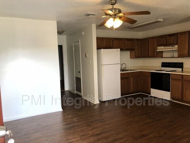Building Photo - 105 Meaux Blvd