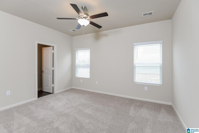 Building Photo - 250 Smith Glen Dr