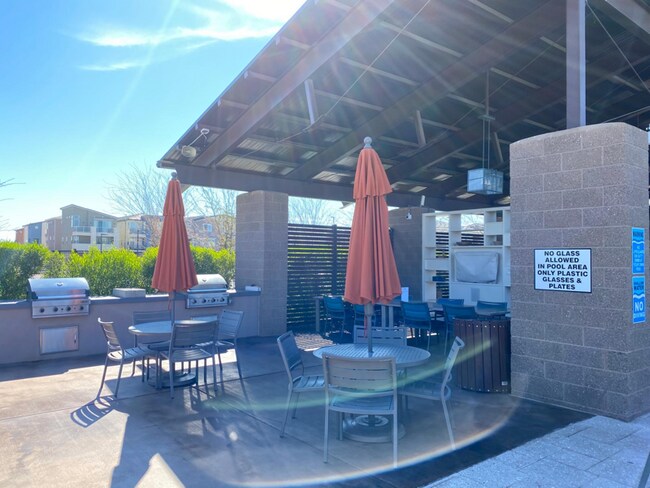 Building Photo - 1312 N Zane Dr