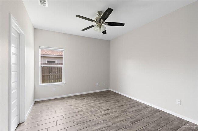 Building Photo - 17 Kentucky St