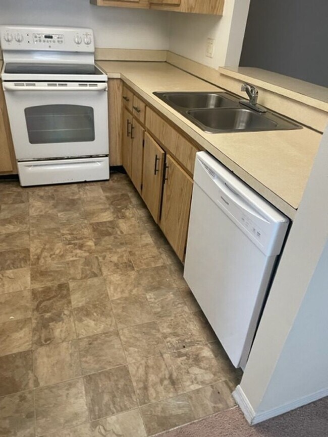 Building Photo - Coral Gardens - M056