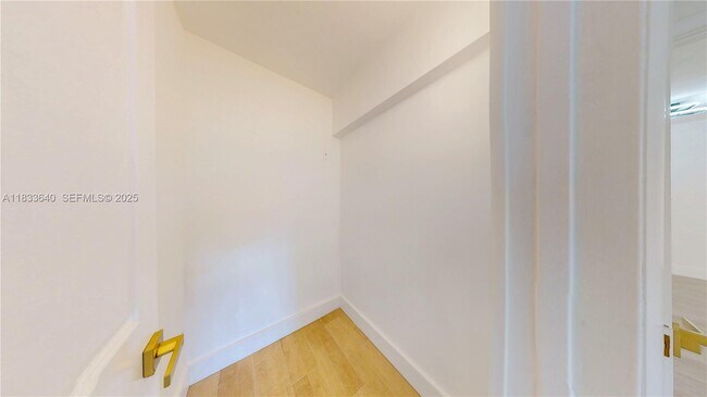 Building Photo - 1333 E Hallandale Beach Blvd