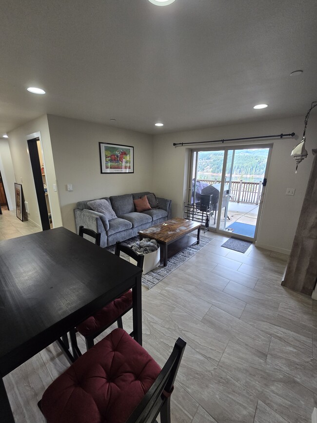 Building Photo - 6308 Lake Pointe Wy