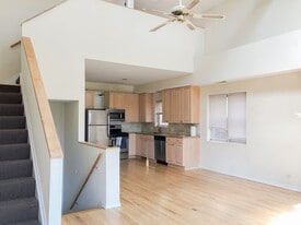 Building Photo - 2320 N Southport Ave