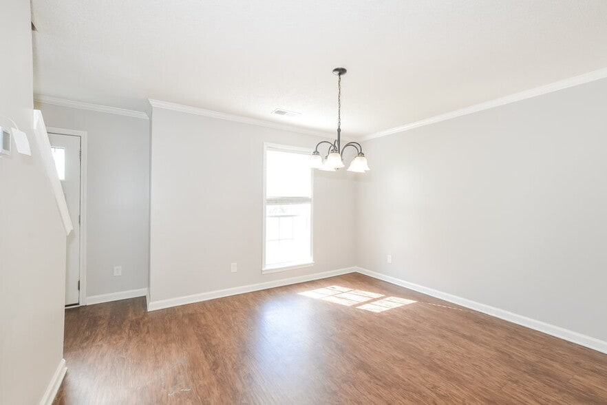 Building Photo - 6331 Fairway Hill Cove