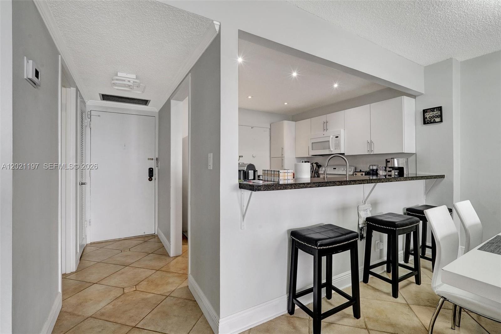 Building Photo - 3725 S Ocean Dr