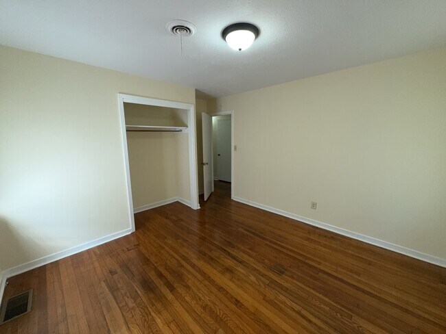 Building Photo - 3158 Peterson Dr