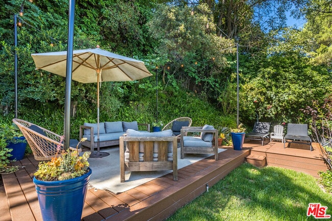 Building Photo - 2385 Sunset Heights Dr