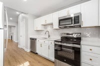 Building Photo - 424 E Mithoff St