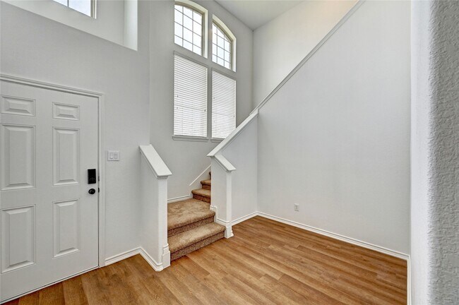 Building Photo - 9230 Mission Arbor Ln