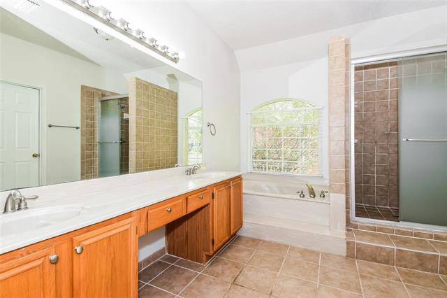 Building Photo - 2825 Clearmeadow Dr