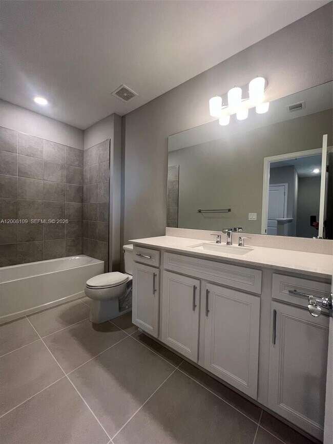 Building Photo - 12222 SW Myrtle Oak Dr