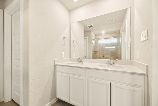 Building Photo - 17462 Buckeye Br