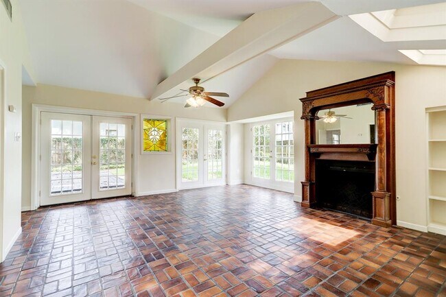 Building Photo - 2607 Avalon Pl