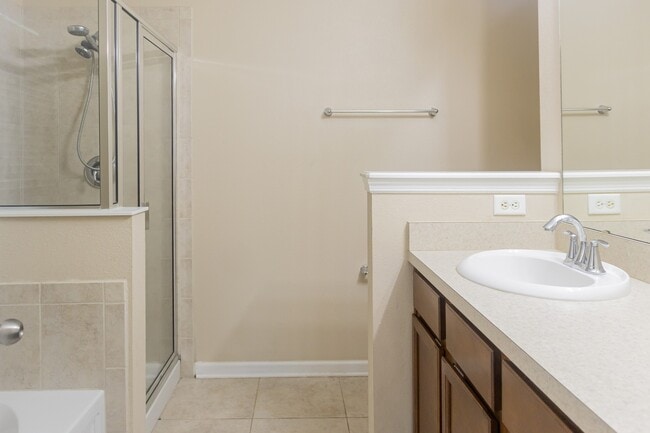 Building Photo - 625 Oakleaf Plantation Pkwy