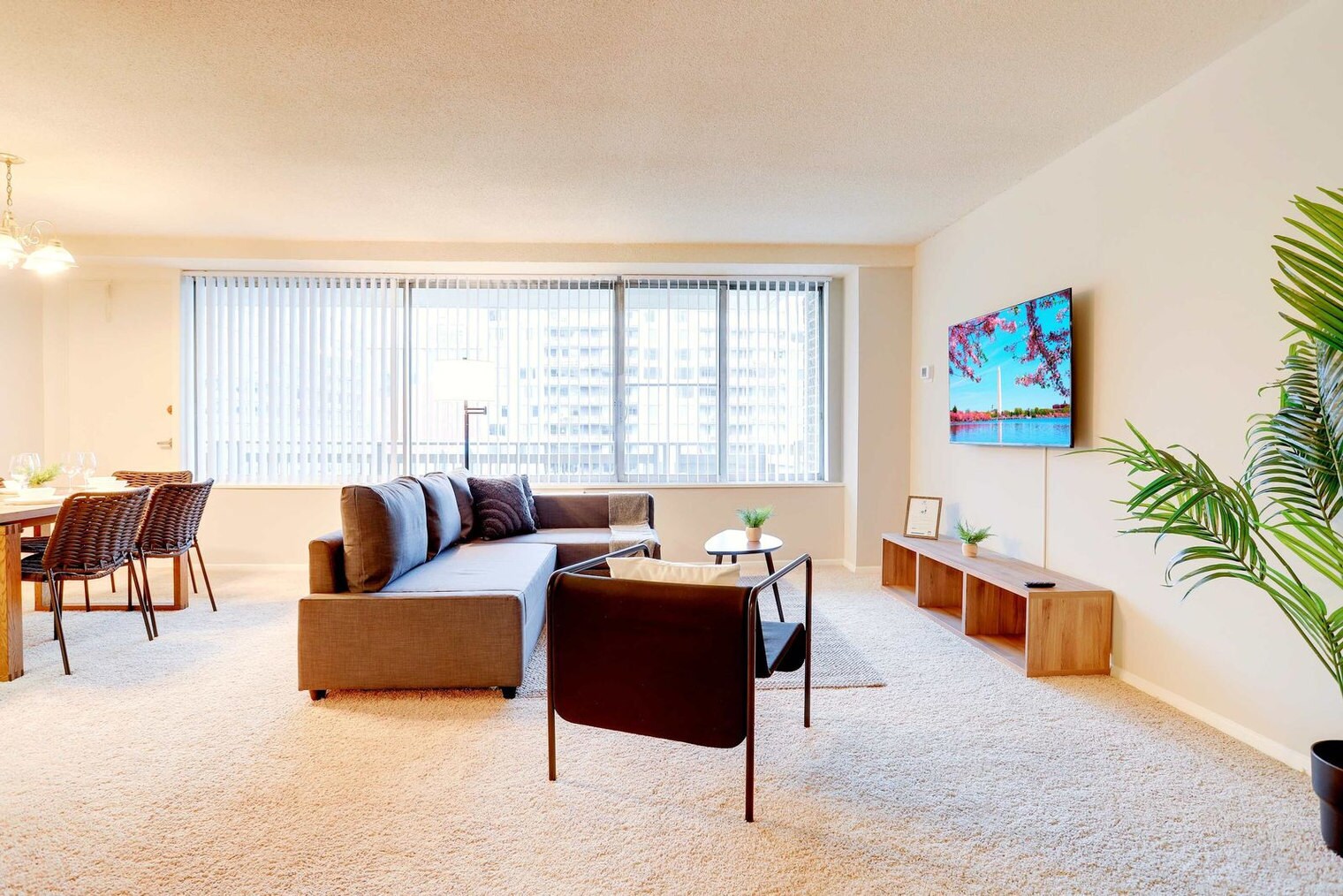 Building Photo - 2111 Richmond Hwy