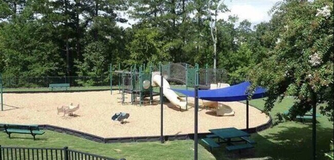 Building Photo - Four-Bedroom Home in Leesville School District