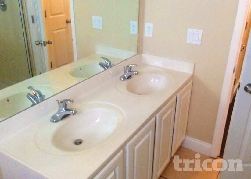 Building Photo - 621 Hoskins Ridge Ln