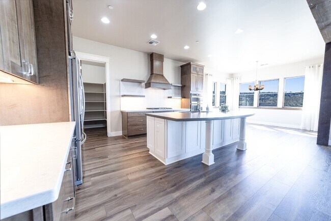 Building Photo - Stunning 3 Bed, 2.5 Bath Prescott Home wit...