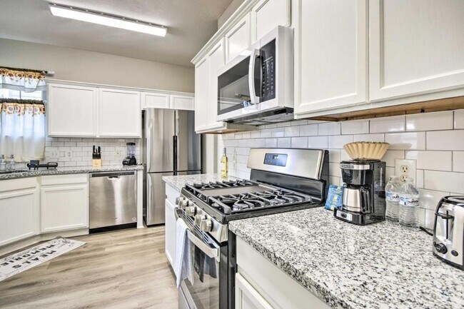 Building Photo - 3214 Sapphire Star Dr