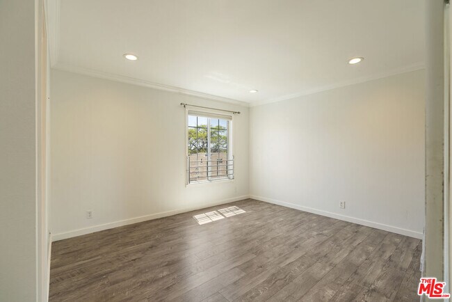 Building Photo - 1837 11th St