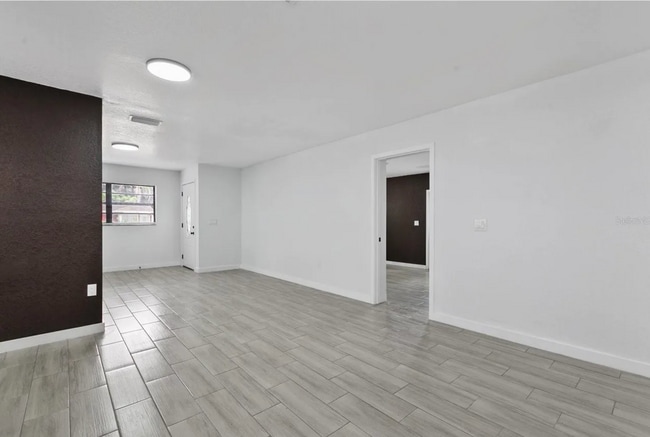 Building Photo - 1706 E Poinsettia Ave