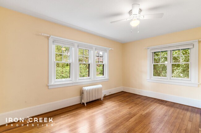 Building Photo - Charming Tudor Home in Historic Grove Park...