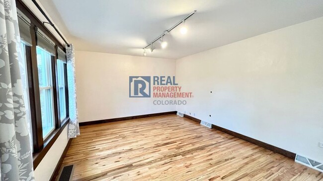 Building Photo - 594 S Ogden St