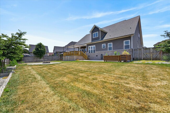 Building Photo - 5 Bedroom 3 1/2 Bath Home For Rent!