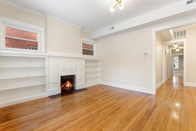 Living Room - 6444 N Magnolia Ave