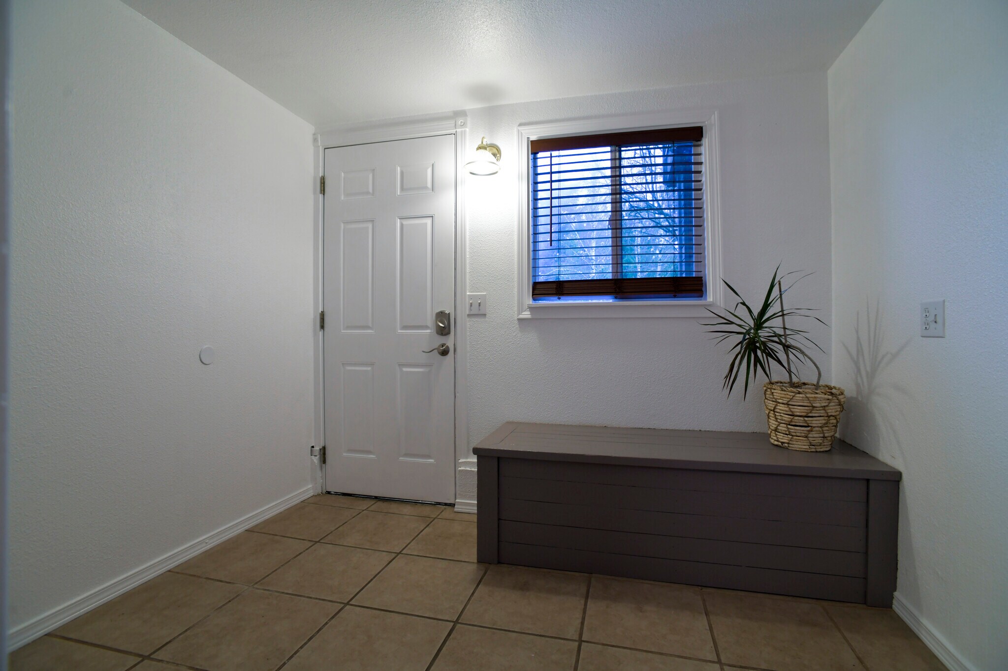 Common Entry - 809 S Summit Ave