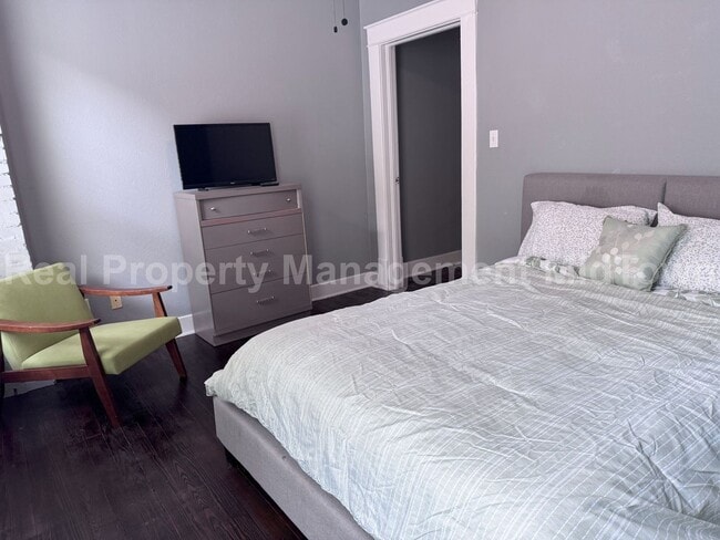 Building Photo - Live in the Heart of One of Dallas’ Most I...