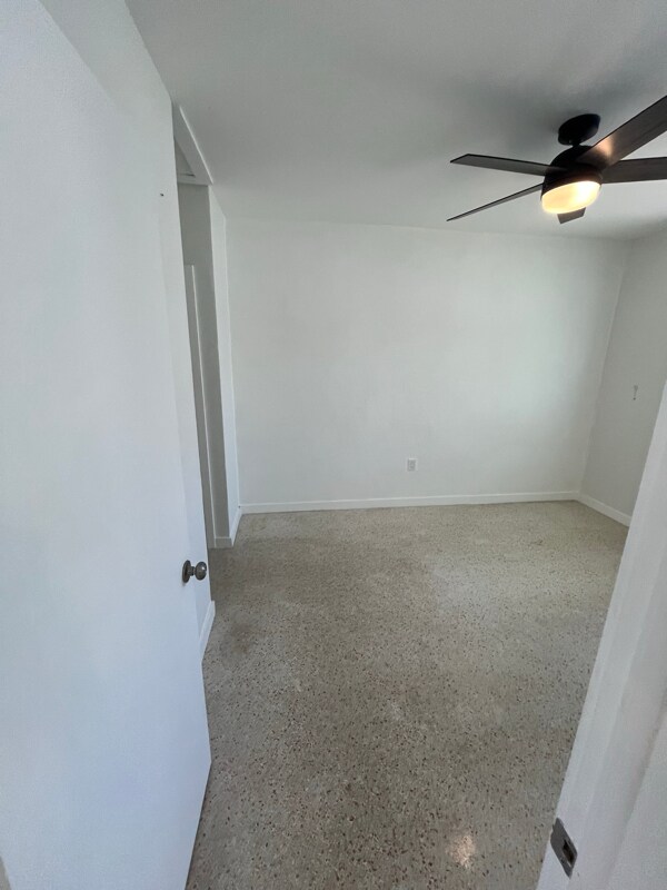 Building Photo - 401 SW 8th Ct