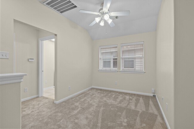 Building Photo - 142 W Burberry Cir