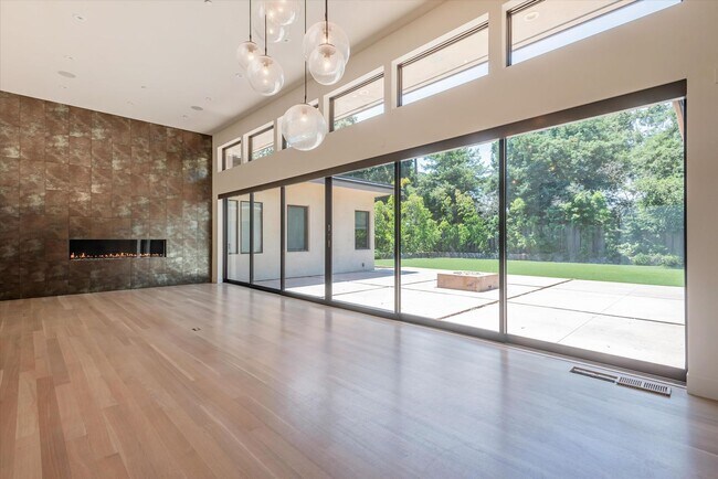 Building Photo - Wow! What a Great Home!