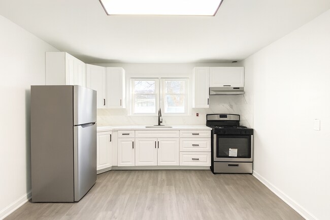 Building Photo - 306 Clifton Ave