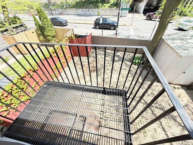 Building Photo - 5557 S Harper Ave