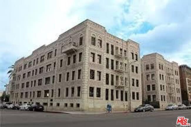 Building Photo - 2121 James M Wood Blvd