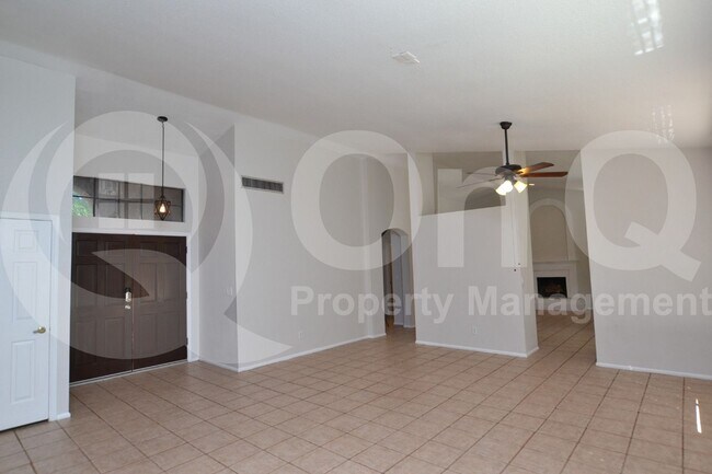 Building Photo - 2409 W Marlboro Dr