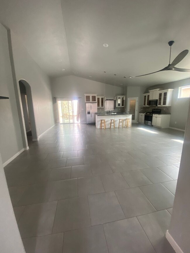 Building Photo - Beautiful Newer Home in Great Location