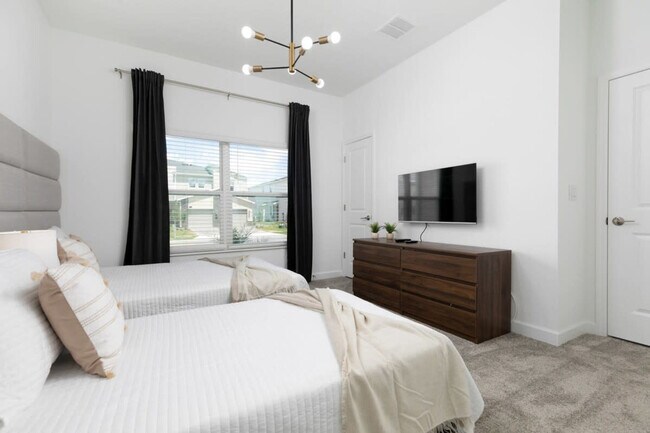 Building Photo - 954 Splash Shot Pl