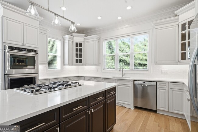 Building Photo - 6740 Castleton Dr NW