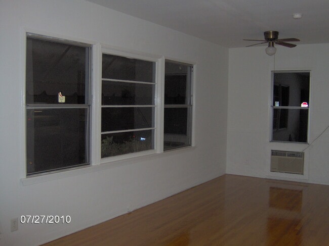Living/Dining Room - 606 N Kenilworth Ave