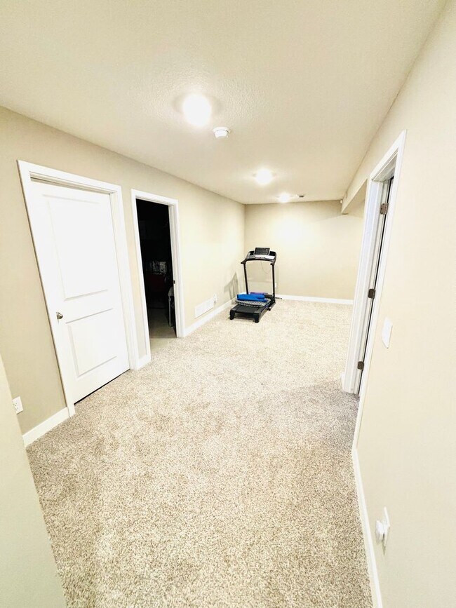 Building Photo - Amazing updated 4 bed house in Lakeville!