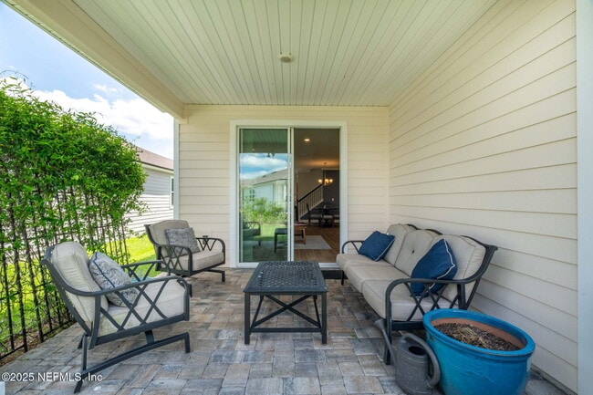 Building Photo - 121 Thistleton Wy